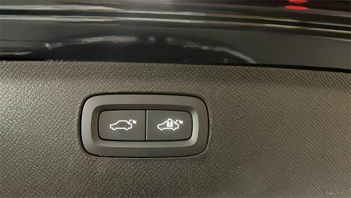 2025 Volvo XC90 B5 Plus 7-Seater