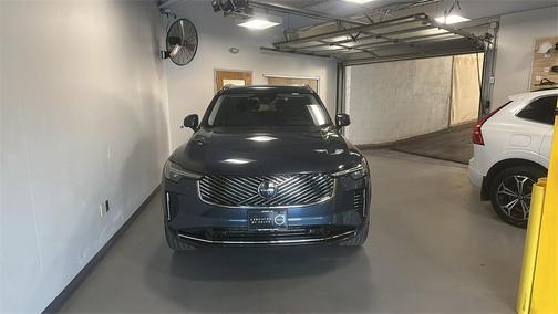 2025 Volvo XC90 B5 Plus 7-Seater