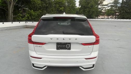 2023 Volvo XC60 Recharge Plug-In Hybrid T8 Plus Dark Theme