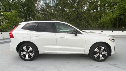 2023 Volvo XC60 Recharge Plug-In Hybrid T8 Plus Dark Theme