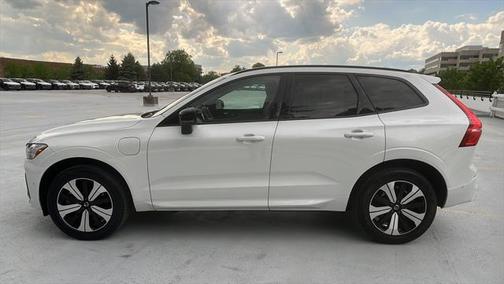 2023 Volvo XC60 Recharge Plug-In Hybrid T8 Plus Dark Theme