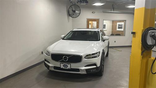 2019 Volvo V90 Cross Country T5
