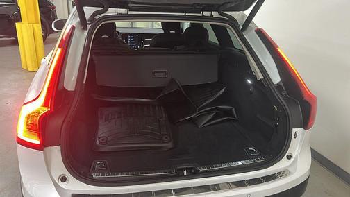 2019 Volvo V90 Cross Country T5