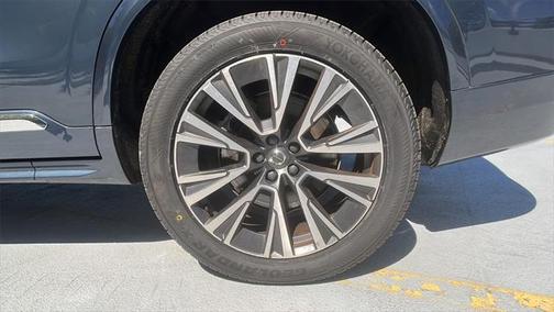 2022 Volvo XC90 Recharge Plug-In Hybrid T8 Inscription Expression 6 Passenger