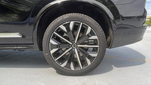 2025 Volvo XC90 B6 Plus 7-Seater