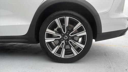 2022 Volvo V60 Cross Country T5