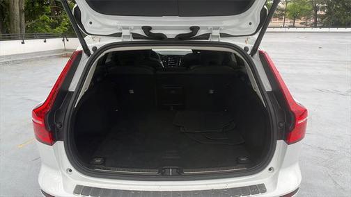 2022 Volvo V60 Cross Country T5