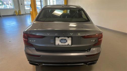 2021 Volvo S60 T5 Momentum