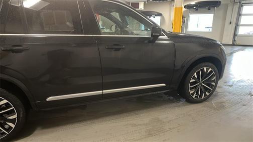 2025 Volvo XC90 B6 Plus 7-Seater