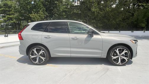 2025 Volvo XC60 B5 Ultra