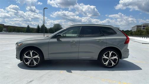 2025 Volvo XC60 B5 Ultra