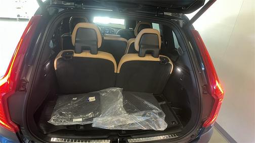 2022 Volvo XC90 T6 Inscription