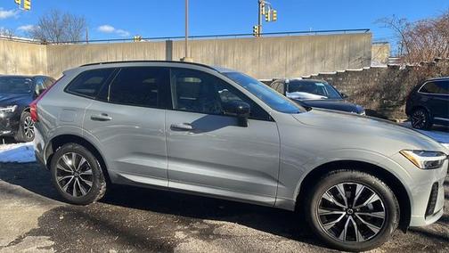 2025 Volvo XC60 B5 Core
