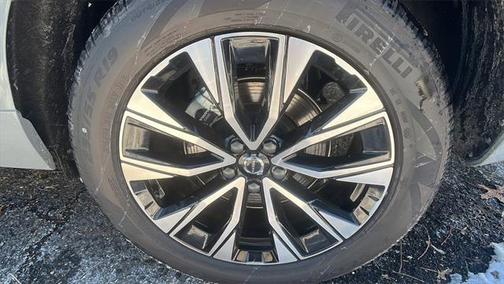 2025 Volvo XC60 B5 Core