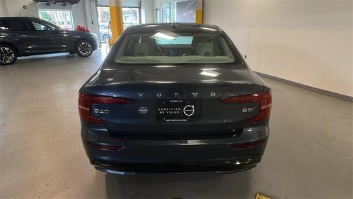 2024 Volvo S60 B5 Plus Dark Theme