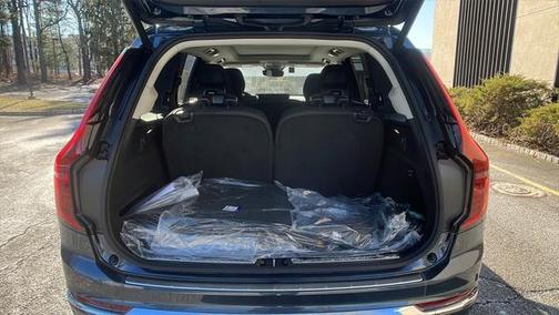 2025 Volvo XC90 Plug-In Hybrid T8 Plus 7-Seater