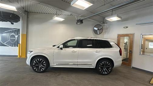 2025 Volvo XC90 B6 Plus 7-Seater