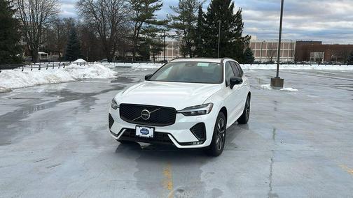 2026 Volvo XC60 B5 Plus