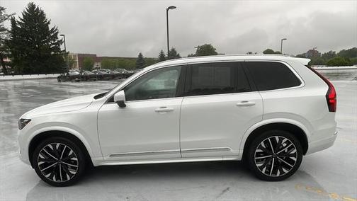 2025 Volvo XC90 B6 Plus 7-Seater