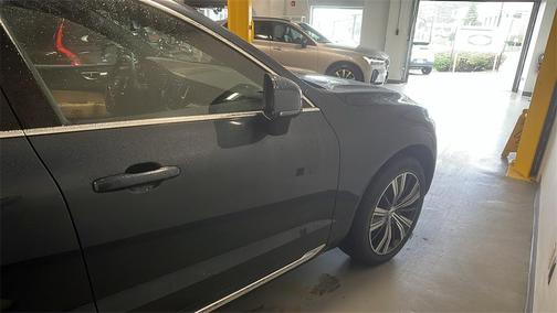 2022 Volvo XC60 B6 Inscription