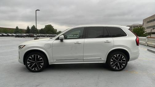 2025 Volvo XC90 Plug-In Hybrid T8 Ultra 7-Seater