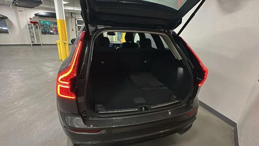 2025 Volvo XC60 B5 Plus