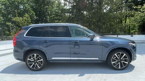 2023 Volvo XC90 B5 Plus