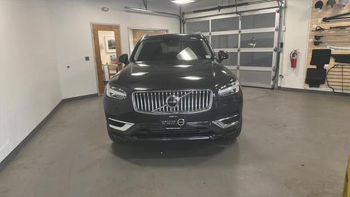 2022 Volvo XC90 Recharge Plug-In Hybrid T8 Inscription 6 Passenger