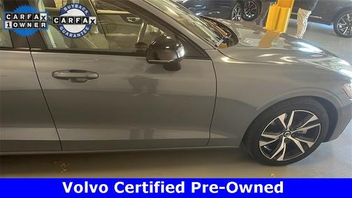 2023 Volvo S60 B5 Plus Dark Theme