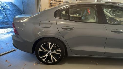 2023 Volvo S60 B5 Plus Dark Theme