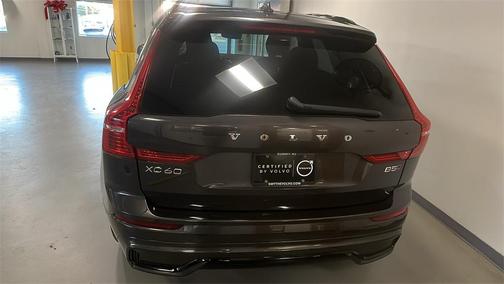 2025 Volvo XC60 B5 Plus