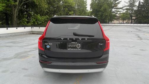 2022 Volvo XC90 T6 Momentum