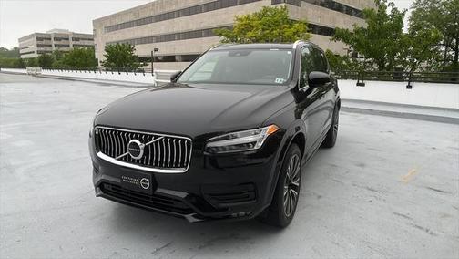 2022 Volvo XC90 T6 Momentum