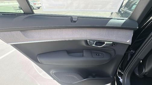 Onyx Black Metallic 2026 Volvo XC90 Plug-In Hybrid Ultra, T8 AWD, Electric/Gasoline, Bright, 7 Seats