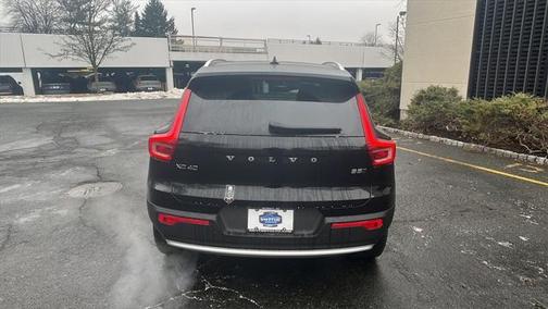 2025 Volvo XC40 Ultra Bright Theme