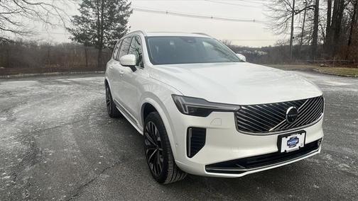 2025 Volvo XC90 B6 Plus 7-Seater