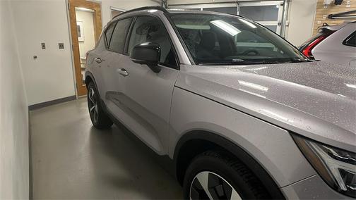 2026 Volvo XC40 B5 Plus