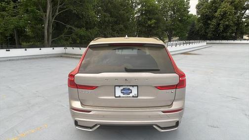 2025 Volvo XC60 Plug-In Hybrid T8 Plus