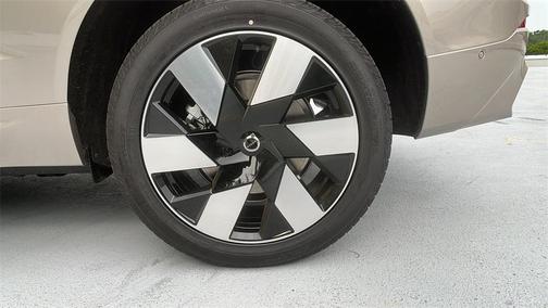 2025 Volvo XC60 Plug-In Hybrid T8 Plus