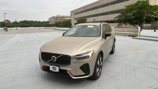 2025 Volvo XC60 Plug-In Hybrid T8 Plus