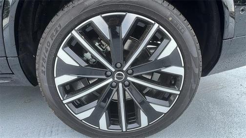 2025 Volvo XC90 B6 Plus 7-Seater