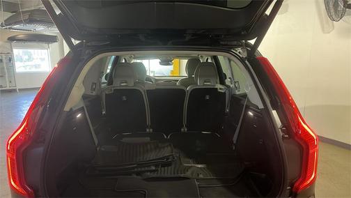 2023 Volvo XC90 B5 Core