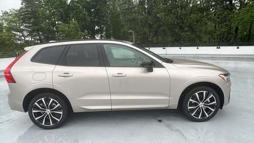 2025 Volvo XC60 Plus