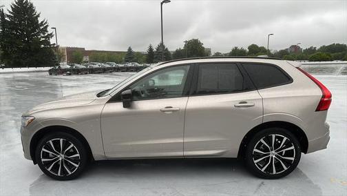 2025 Volvo XC60 Plus