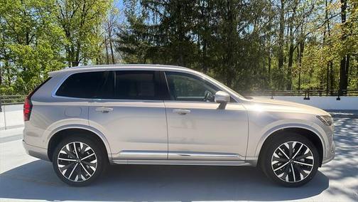 2025 Volvo XC90 B6 Plus 6-Seater