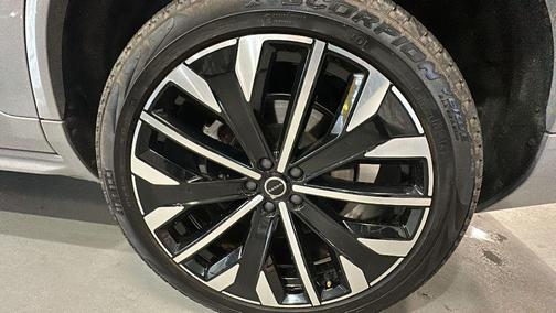 2025 Volvo XC90 B6 Plus 7-Seater