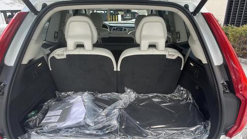 2025 Volvo XC90 Plus