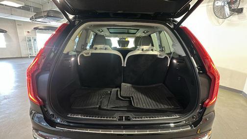 Onyx Black Metallic 2023 Volvo XC90 B6 Plus 7-Seater