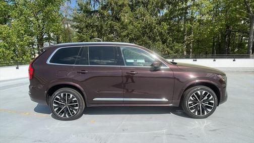 2025 Volvo XC90 B5 Plus 6-Seater