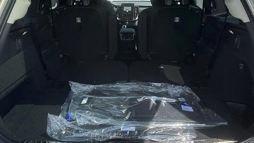 2025 Volvo XC90 B5 Plus 6-Seater
